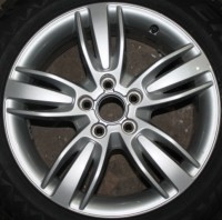 Trias R17 7J ET43 D57.1 5x112 AUDI Q3 Ronal Spain 8U0601025A