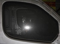 Стекло правой двери LDV Maxus 561441006